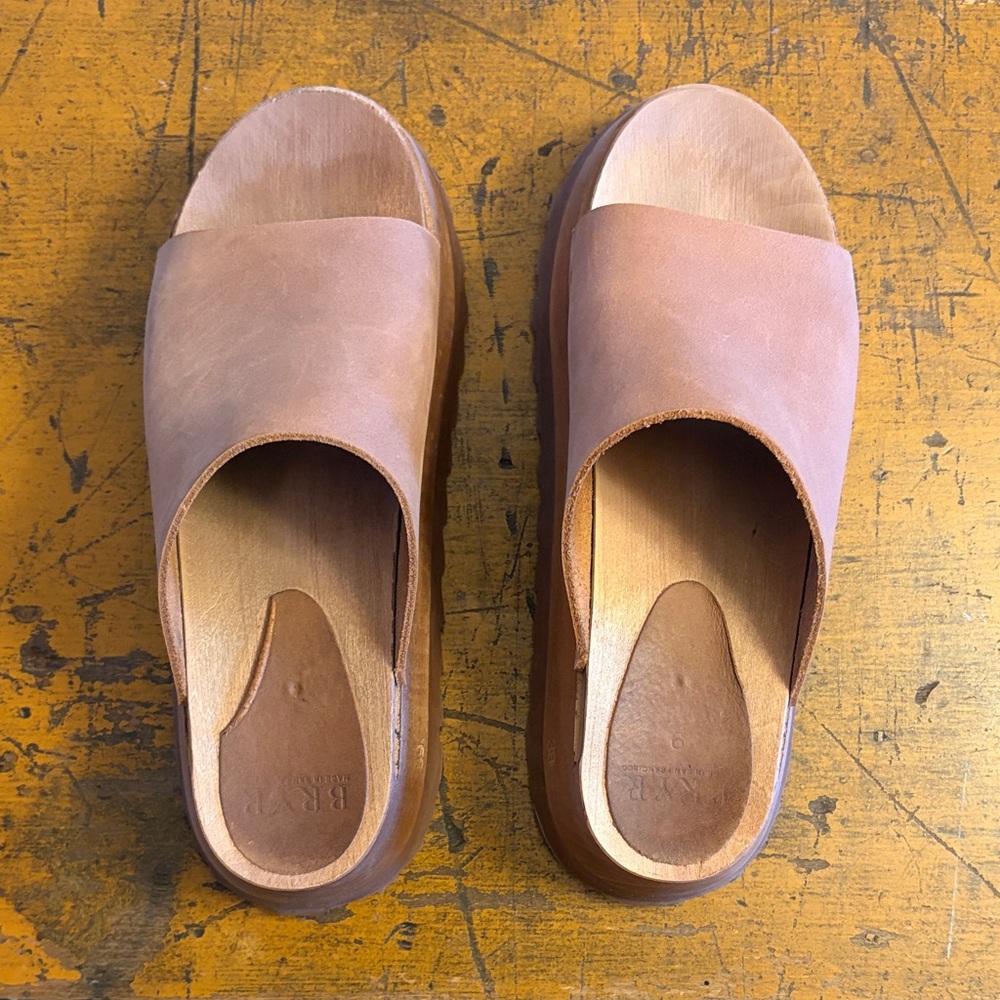 BRYR Slide Clogs in Dusty Pink